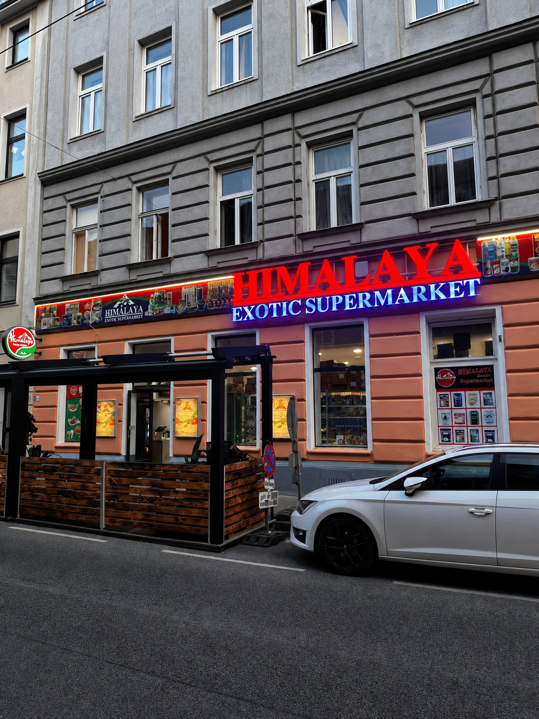 3D-Buchstaben für Himalaya Exotic Supermarket