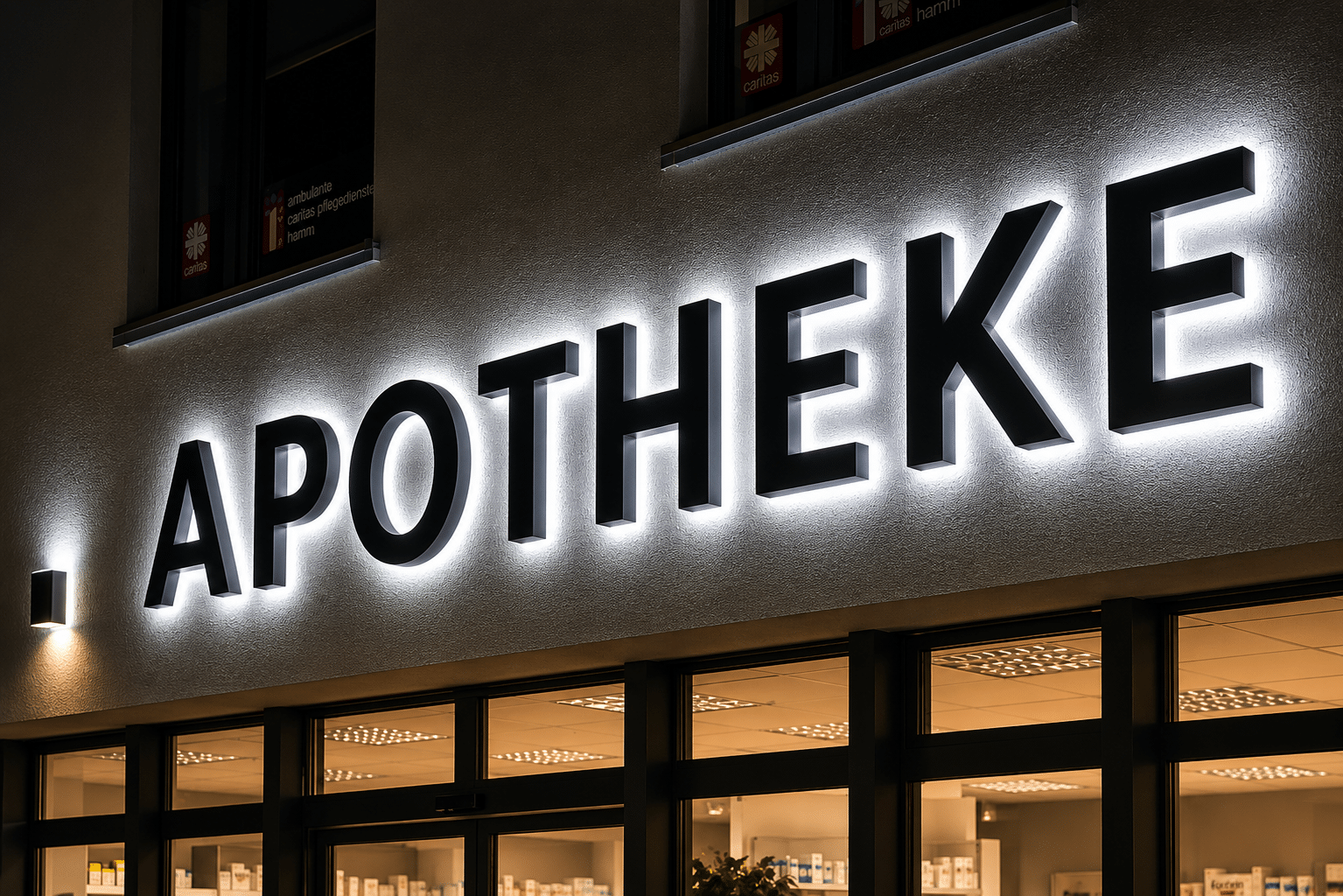 Leuchtbuchstaben Apotheke mit Frontbeleuchtung